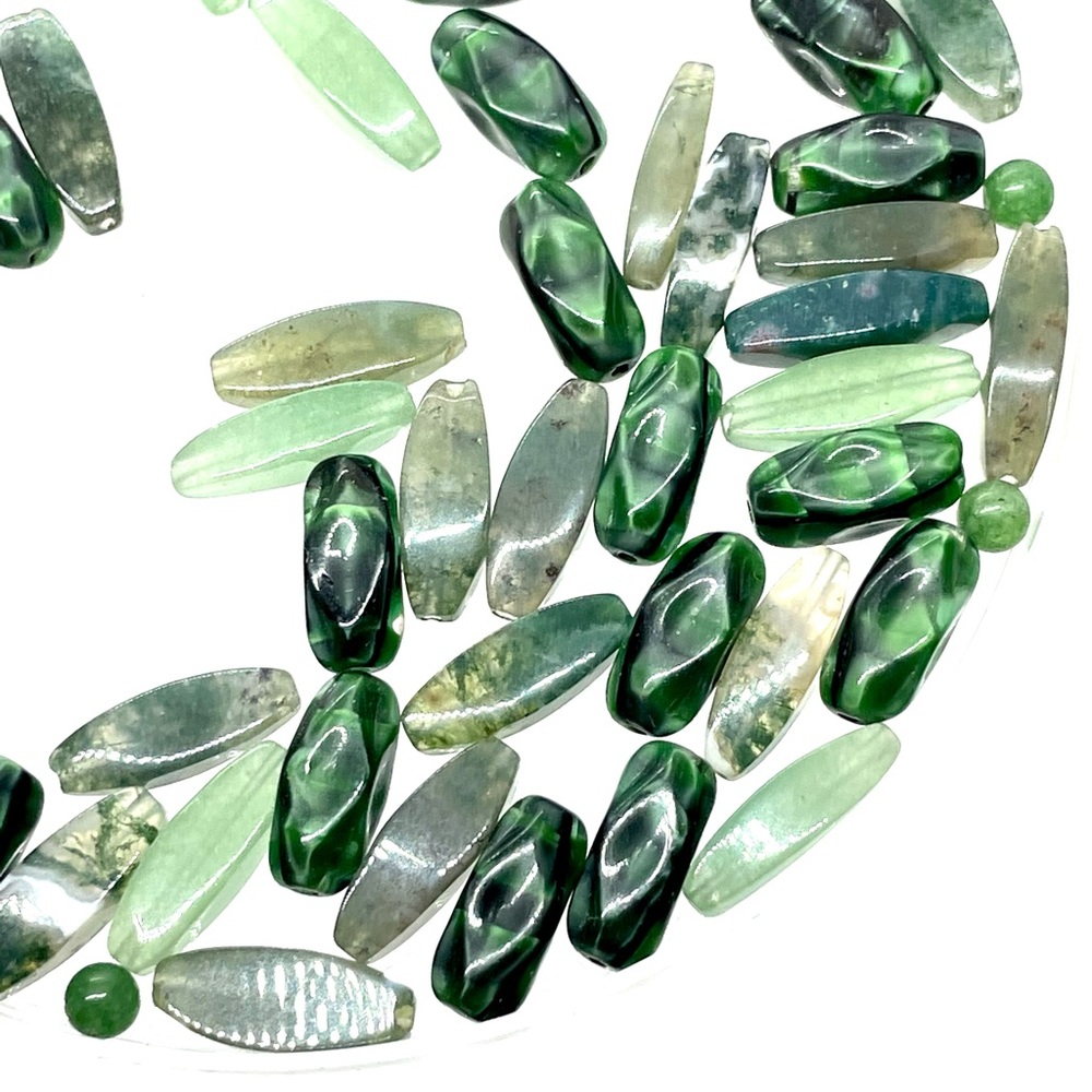 Mixed Lot of Green Gemstone Beads - Picture 2 of 3